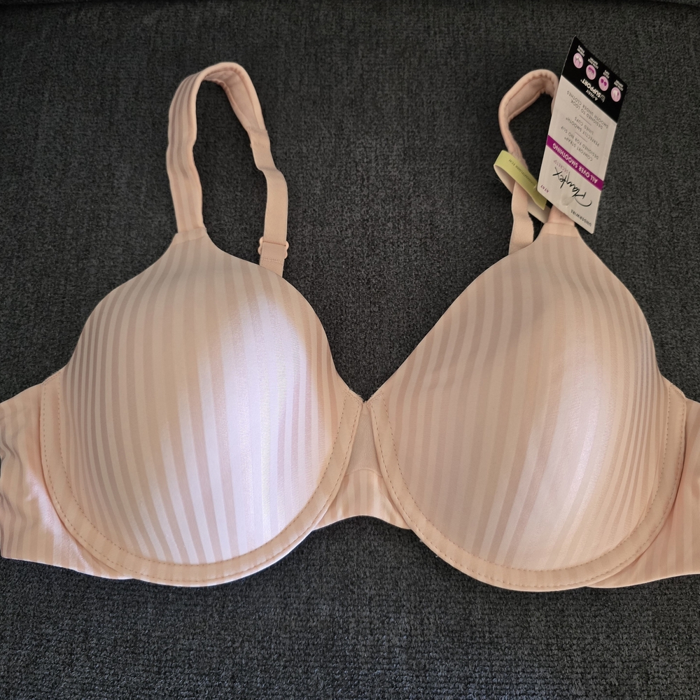 NWT Playtex Secrets 4747 All-Over Smoothing Underwire Bra - Size 38B